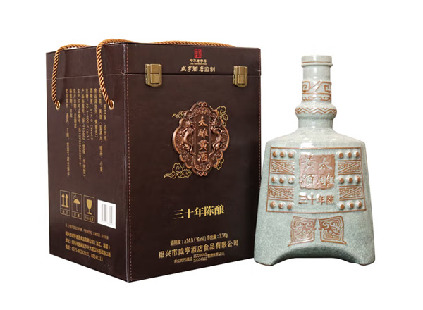 北京咸亨酒店太雕黄酒回收太雕三十年陈酿绍兴黄酒1.5kg礼盒装行情价格
